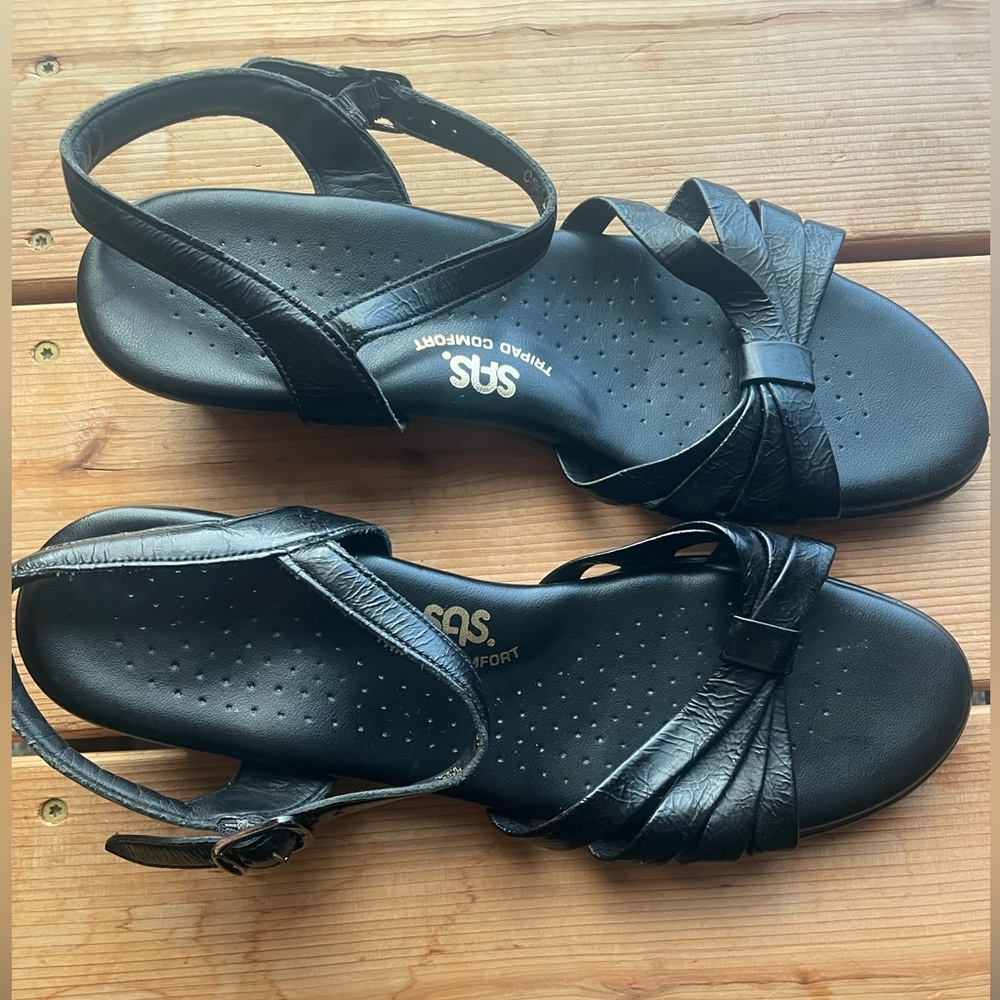 SAS Women's Elegant Black Sandals - Picture 2 of 11